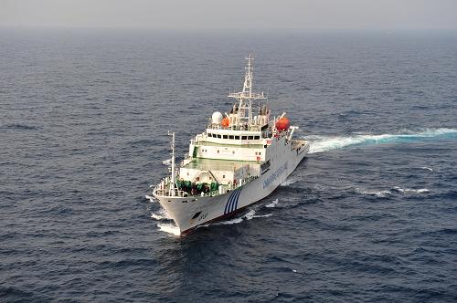 中国海监船编队在东海油气田附近海域巡航后返航